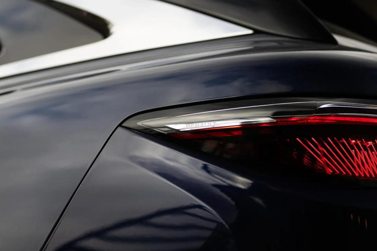 renault-megane-e-tech-2022-eletrico-0cc