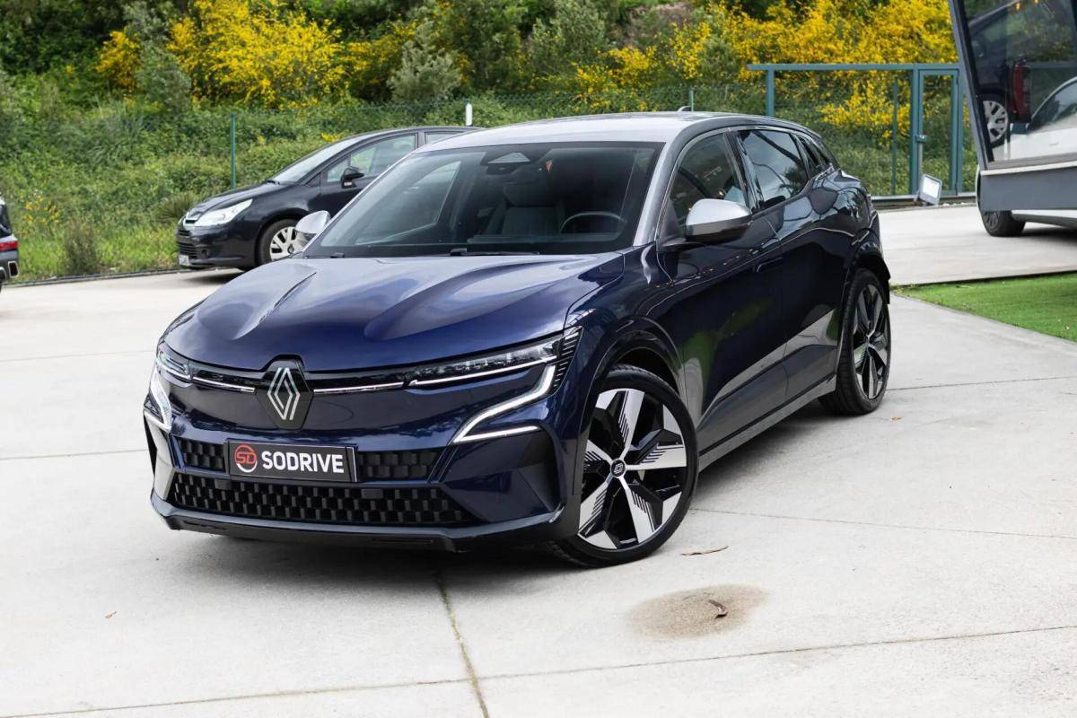 renault-megane-e-tech-2022-eletrico-0cc