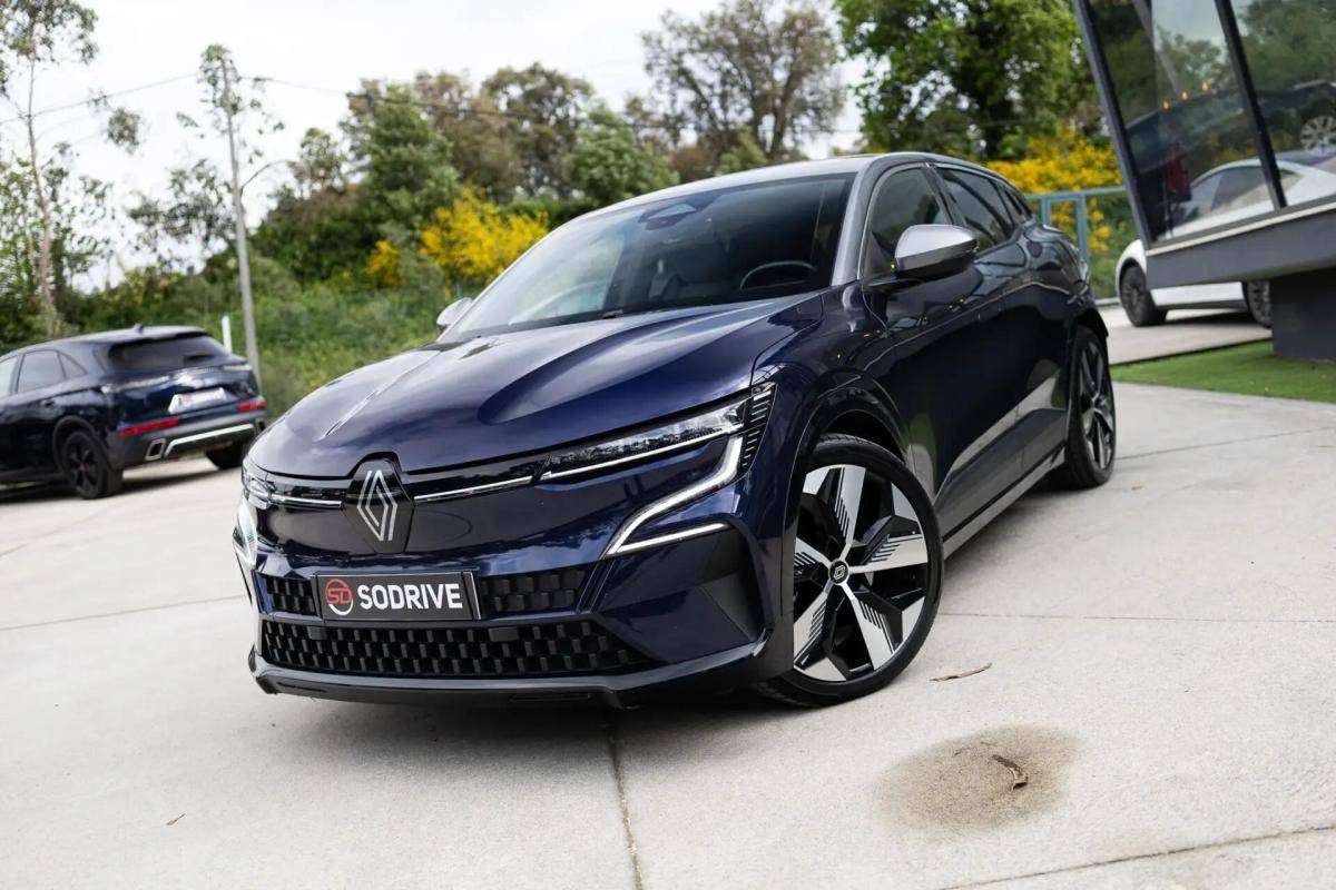 renault-megane-e-tech-2022-eletrico-0cc