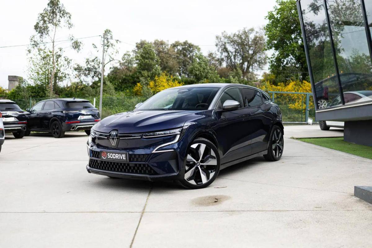 renault-megane-e-tech-2022-eletrico-0cc