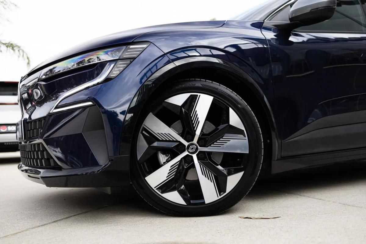 renault-megane-e-tech-2022-eletrico-0cc