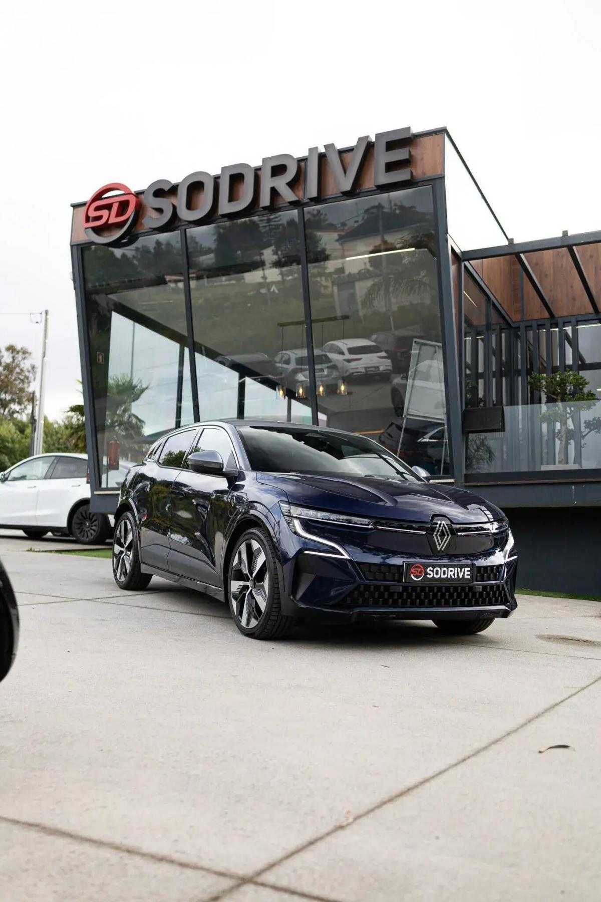 renault-megane-e-tech-2022-eletrico-0cc