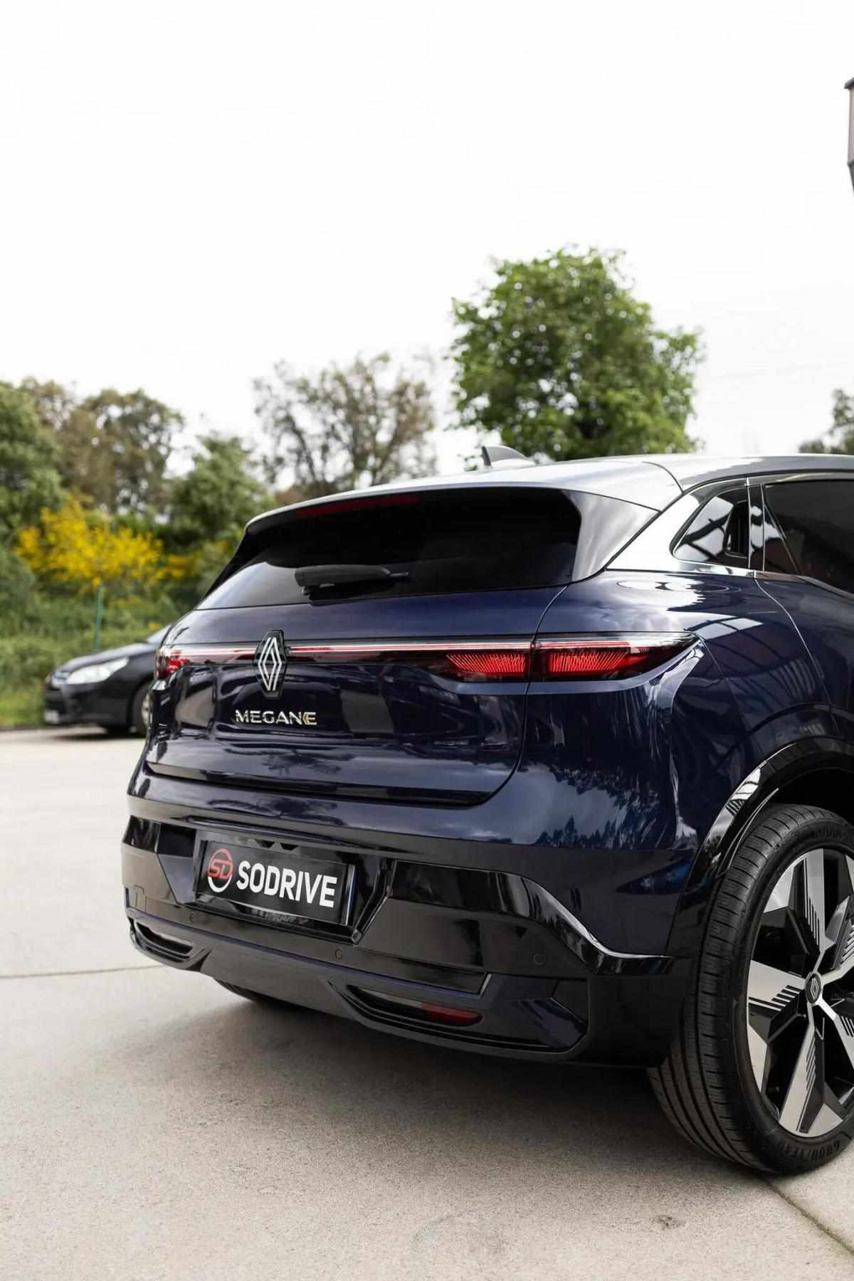 renault-megane-e-tech-2022-eletrico-0cc