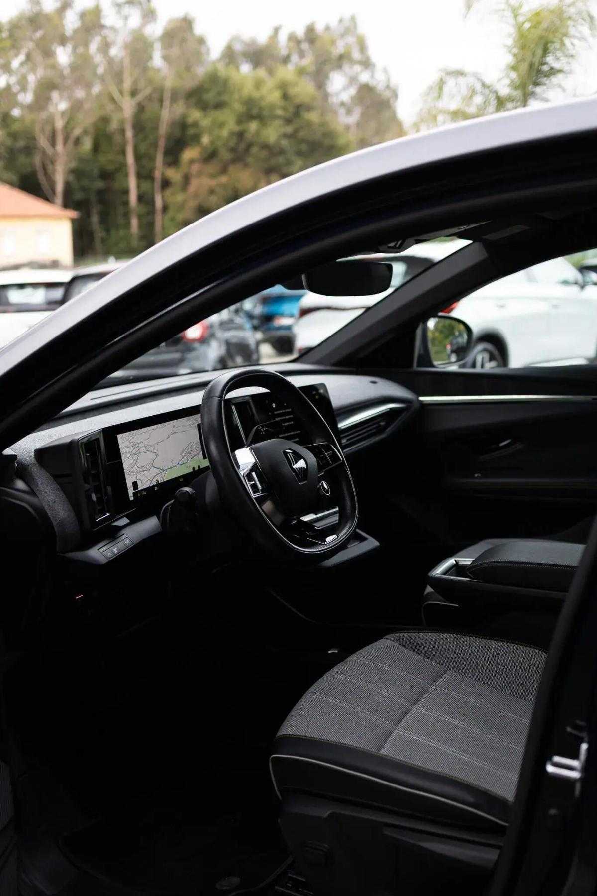 renault-megane-e-tech-2022-eletrico-0cc