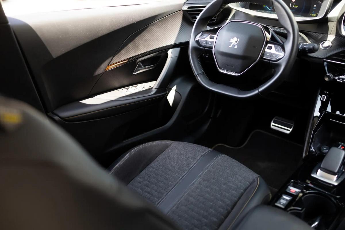 peugeot-e-2008-2021-eletrico-0cc