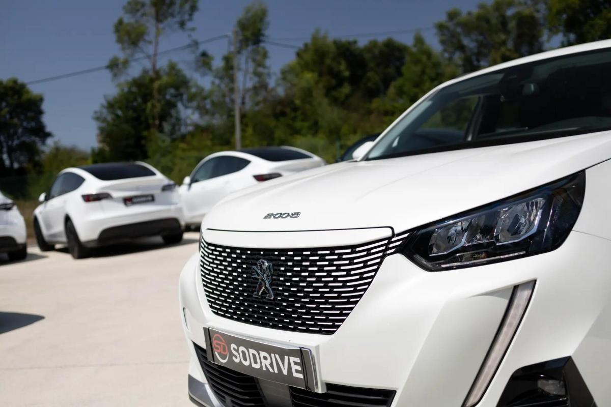 peugeot-e-2008-2021-eletrico-0cc