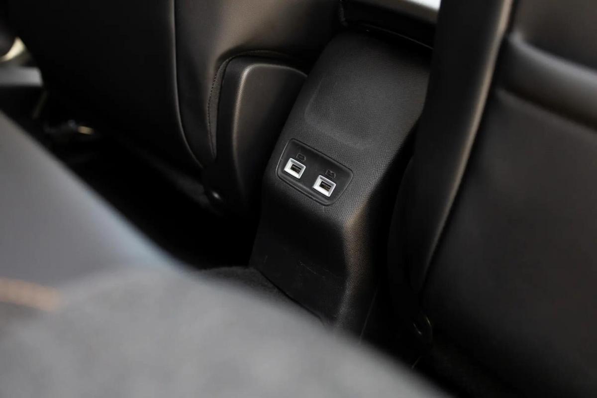 peugeot-e-2008-2021-eletrico-0cc