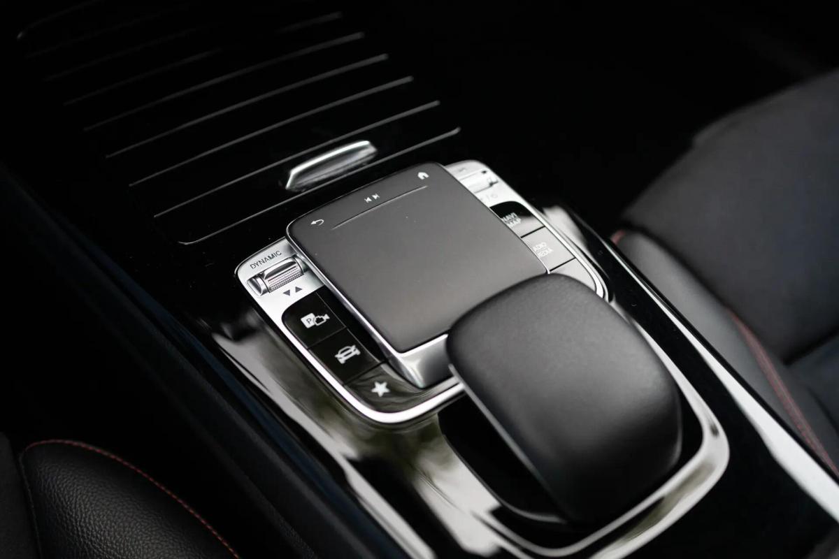 mercedes-benz-cla-220-d-2019-diesel-1950cc