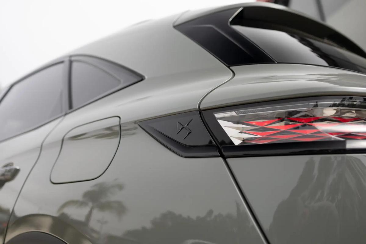 ds-ds-7-crossback-2024-hibrido-a-gasolina-1598cc