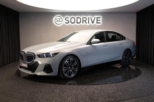 bmw-serie-5-2023-hibrido-a-gasolina-1998cc