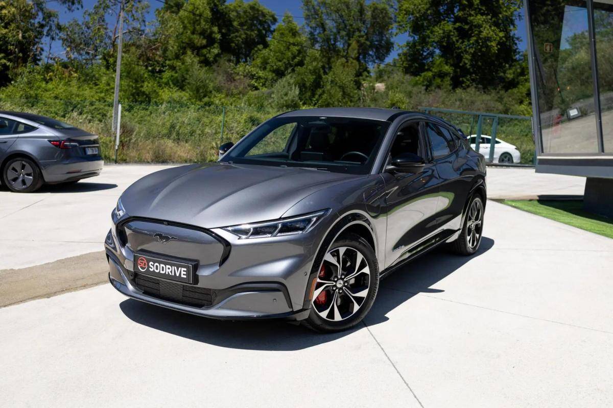 ford-mustang-mach-e-2021-eletrico-0cc