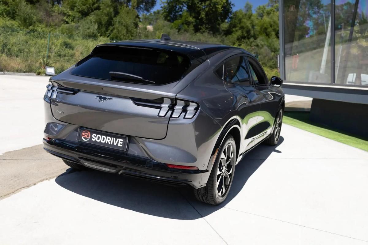 ford-mustang-mach-e-2021-eletrico-0cc