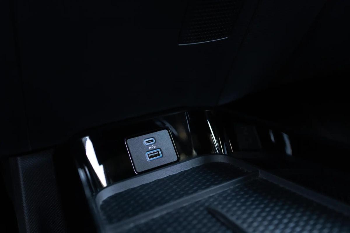 ford-mustang-mach-e-2021-eletrico-0cc