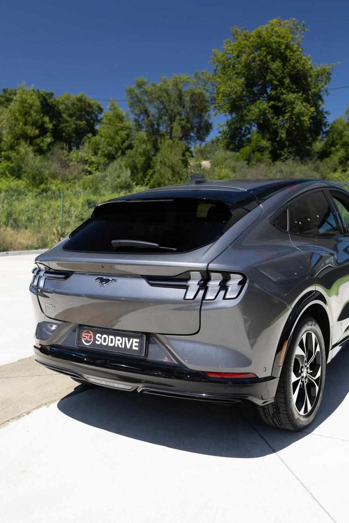 ford-mustang-mach-e-2021-eletrico-0cc
