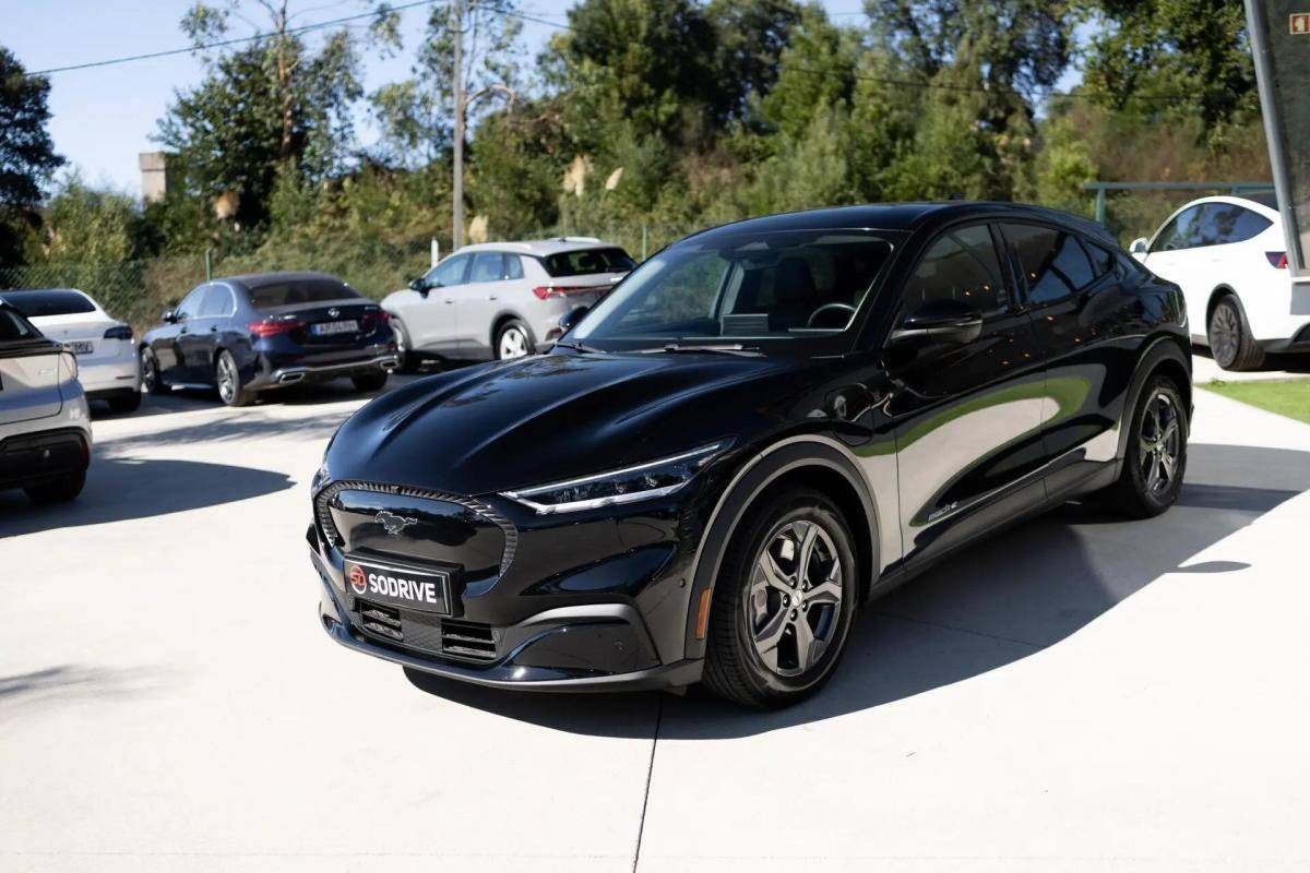 ford-mustang-mach-e-2021-eletrico-0cc