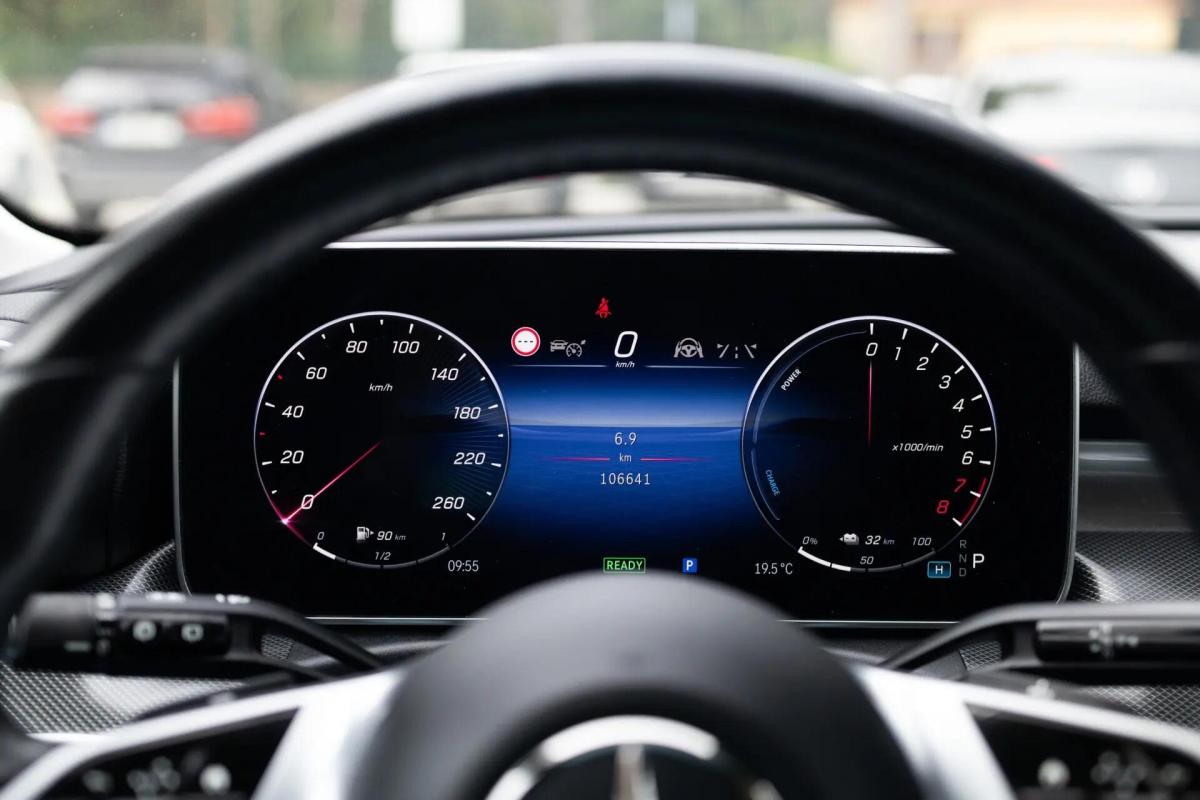 mercedes-benz-classe-c-300-e-2023-hibrido-a-gasolina-1991cc