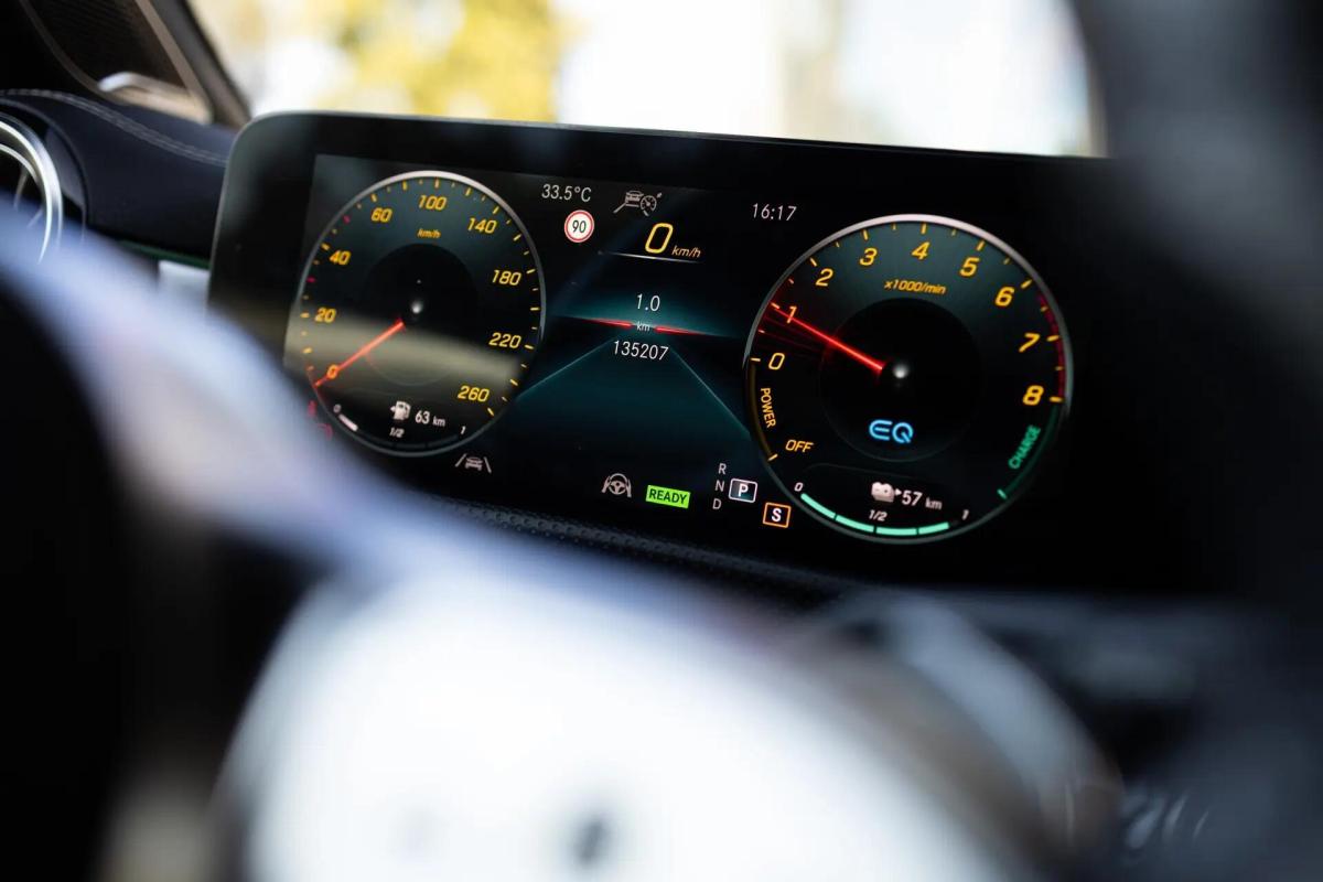 mercedes-benz-cla-250e-2021-hibrido-a-gasolina-1332cc