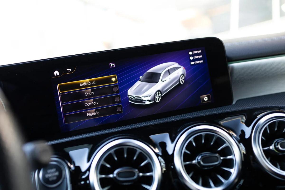 mercedes-benz-cla-250e-2021-hibrido-a-gasolina-1332cc