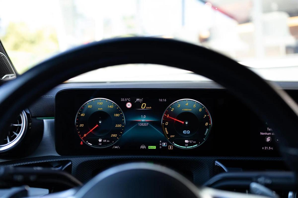 mercedes-benz-cla-250e-2021-hibrido-a-gasolina-1332cc