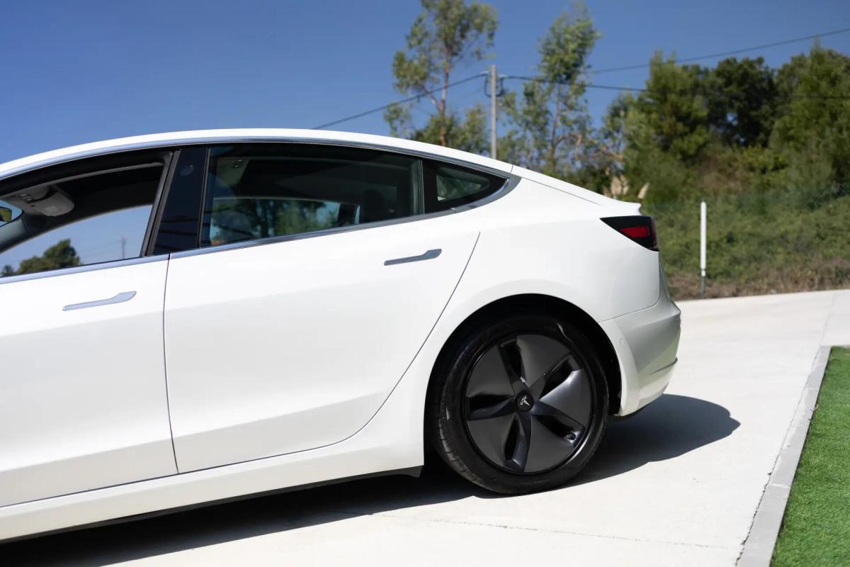 tesla-model-3-2019-eletrico-0cc