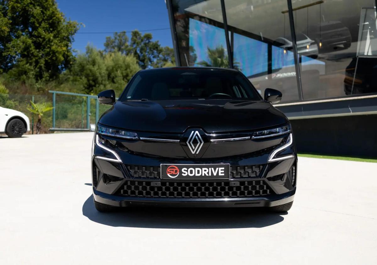renault-megane-e-tech-2023-eletrico-0cc