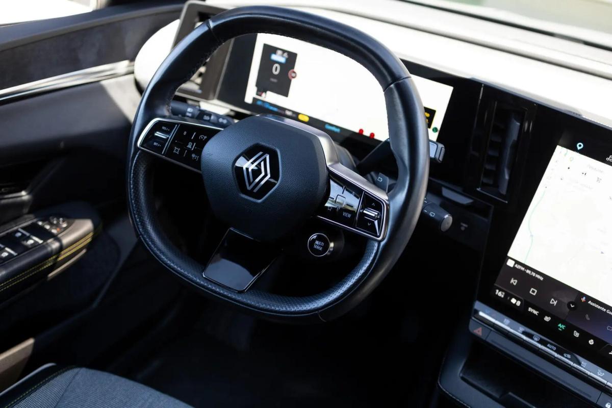 renault-megane-e-tech-2023-eletrico-0cc