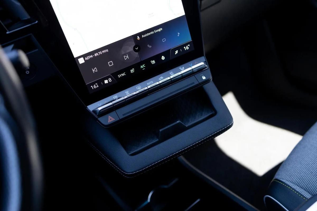 renault-megane-e-tech-2023-eletrico-0cc