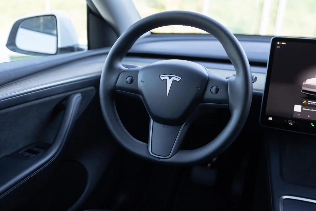 tesla-model-y-2022-eletrico-0cc