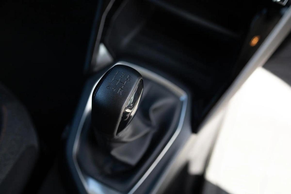 peugeot-208-2021-gasolina-1199cc