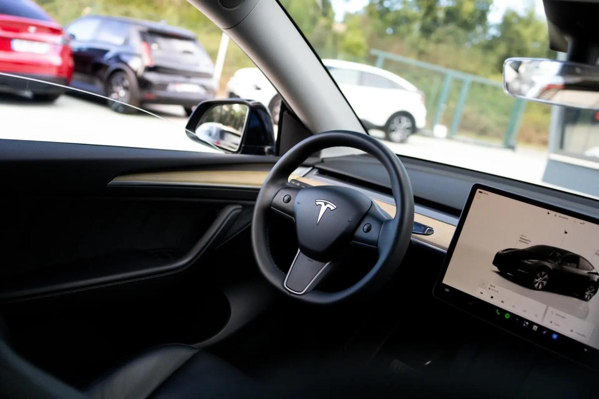 tesla-model-y-2023-eletrico-0cc