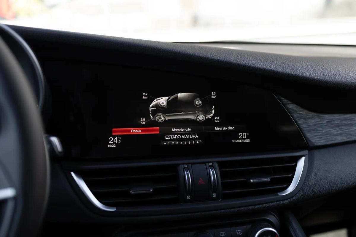 alfa-romeo-giulia-2019-diesel-2143cc