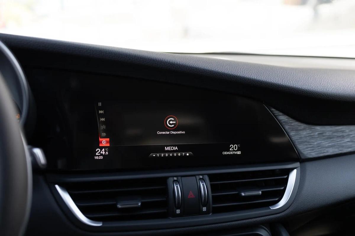 alfa-romeo-giulia-2019-diesel-2143cc