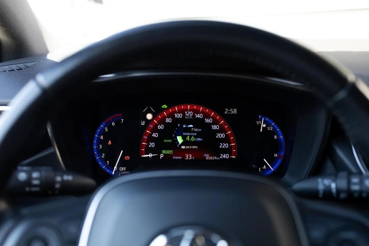 toyota-corolla-2021-hibrido-a-gasolina-1798cc