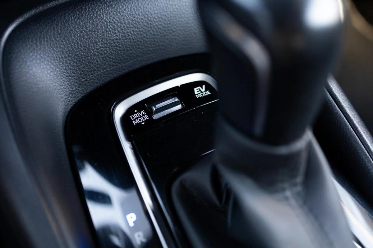 toyota-corolla-2021-hibrido-a-gasolina-1798cc