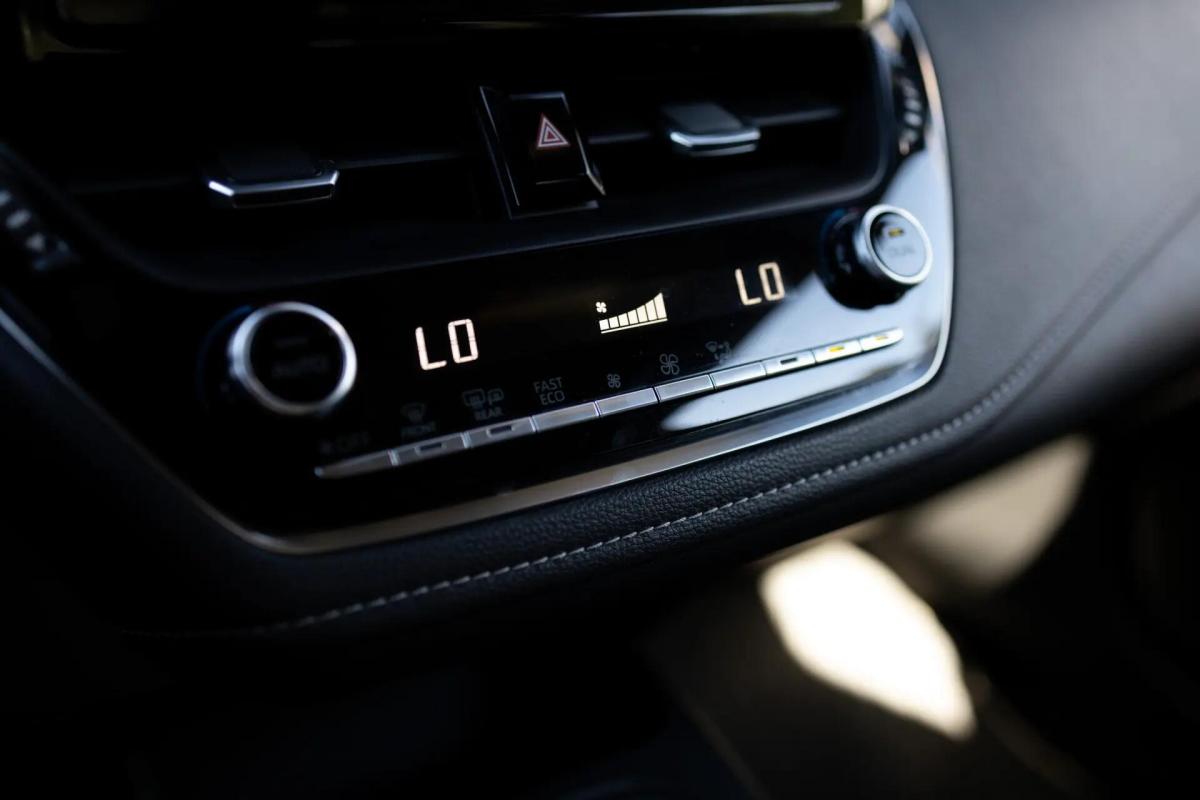 toyota-corolla-2021-hibrido-a-gasolina-1798cc