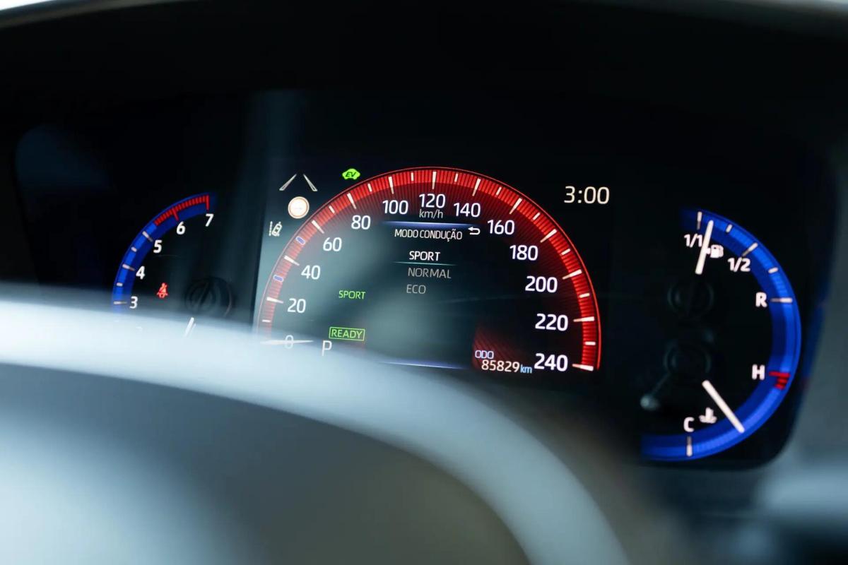 toyota-corolla-2021-hibrido-a-gasolina-1798cc