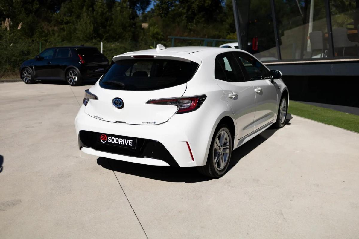 toyota-corolla-2021-hibrido-a-gasolina-1798cc