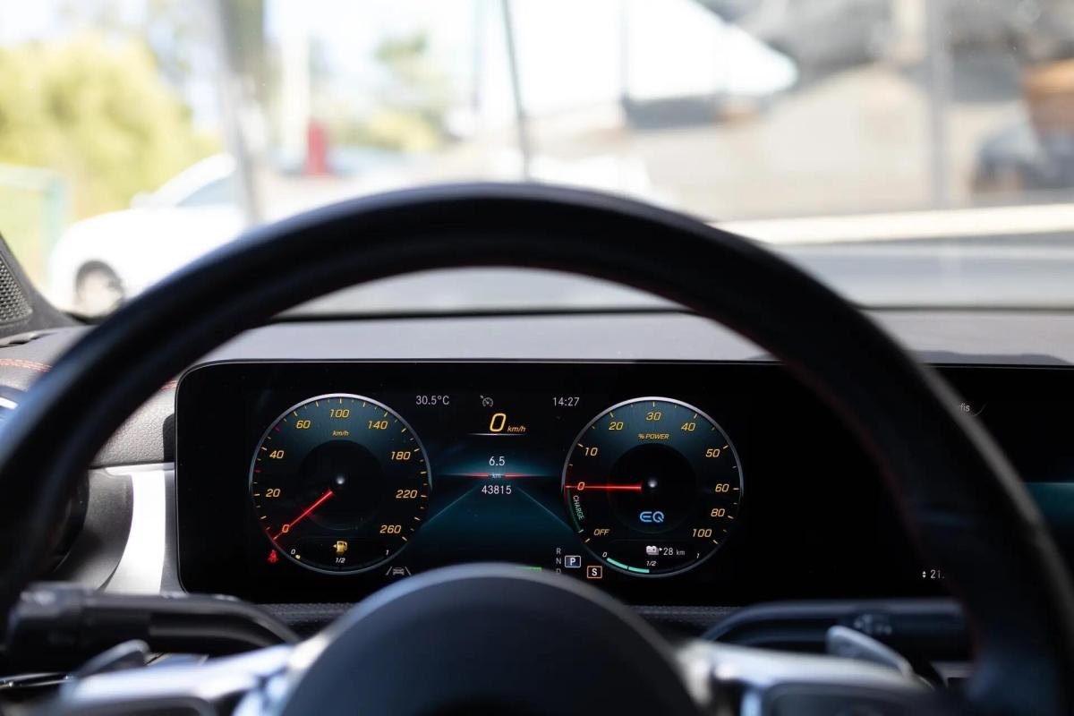 mercedes-benz-cla-250e-2021-hibrido-a-gasolina-1332cc