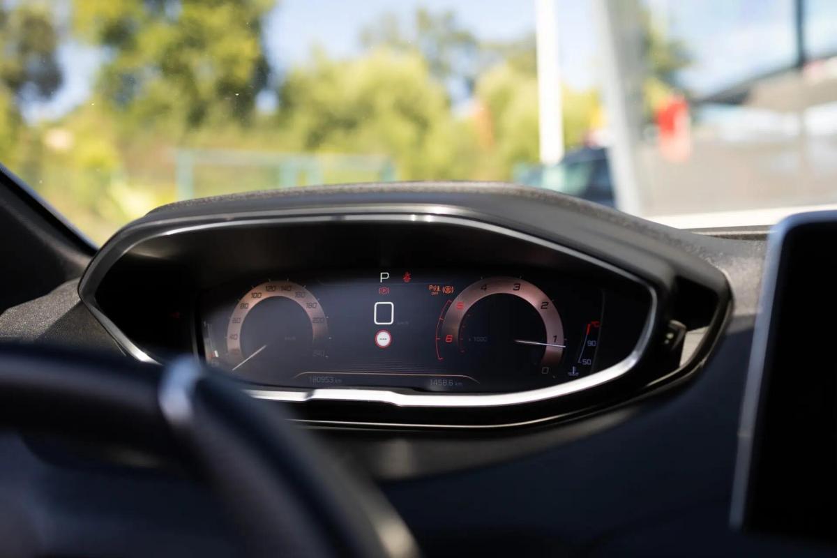 peugeot-3008-2017-diesel-1560cc