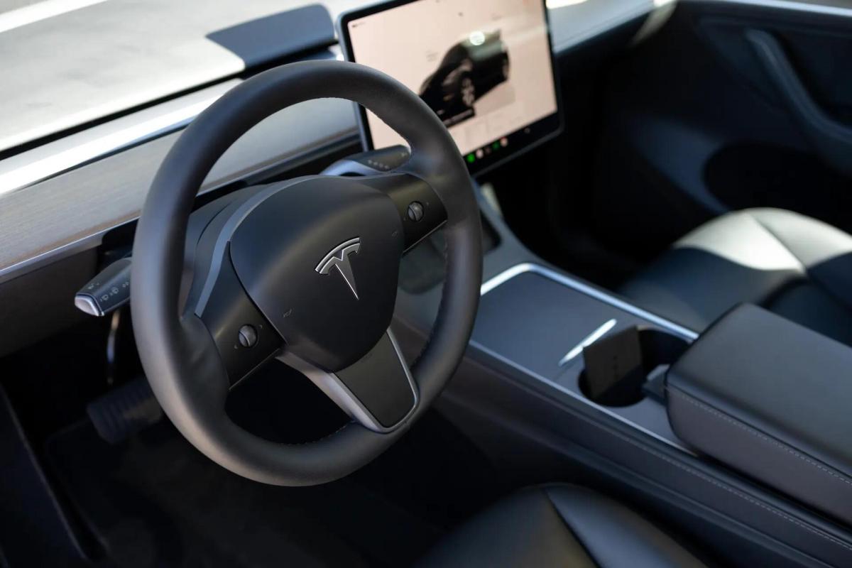 tesla-model-y-2022-eletrico-0cc