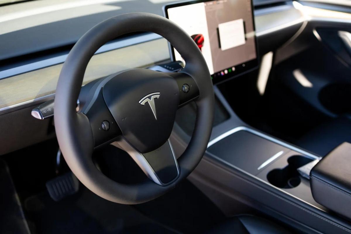 tesla-model-y-2023-eletrico-0cc