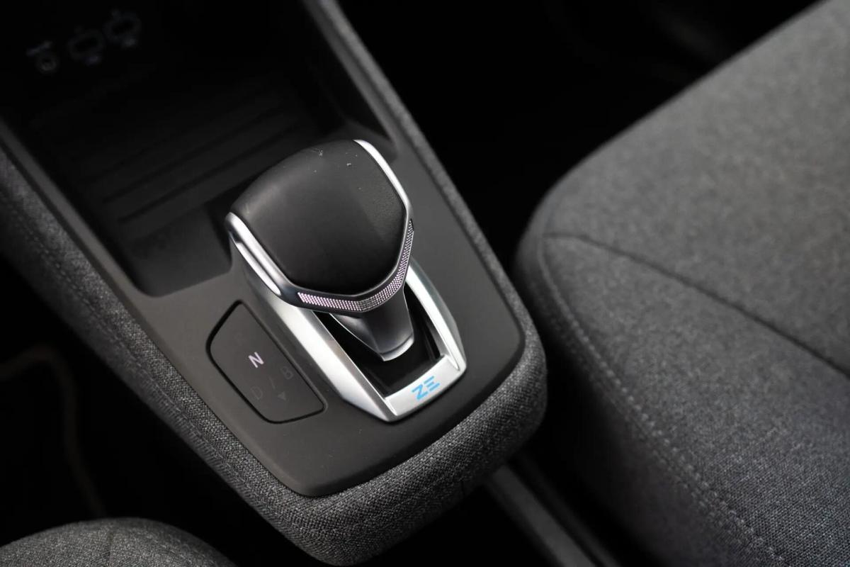renault-zoe-2021-eletrico-0cc