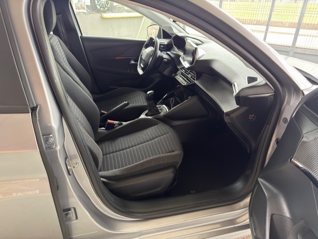 peugeot-208-2020-gasolina-1199cc