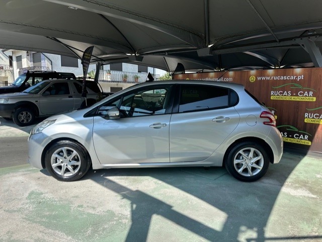 peugeot-208-2013-gasolina-1199cc