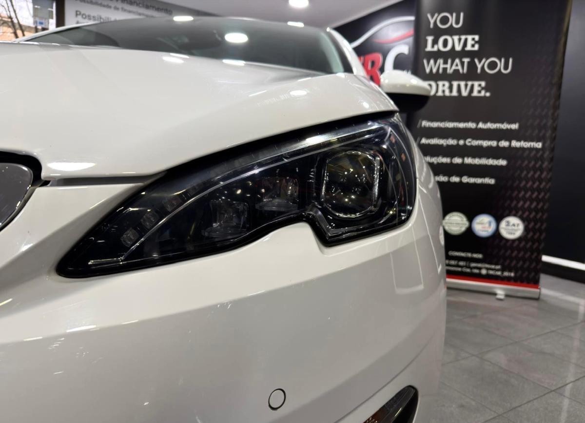peugeot-308-sw-2015-gasolina-1199cc