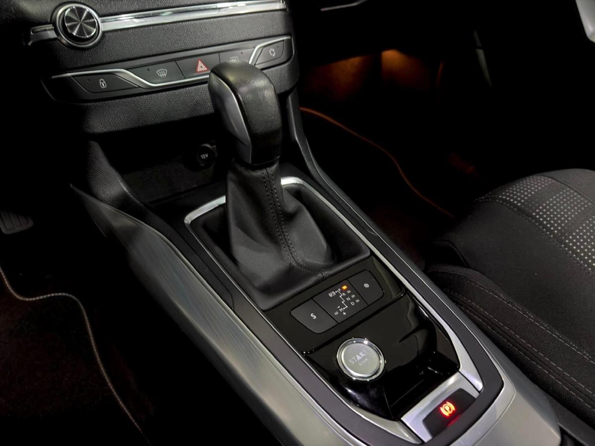 peugeot-308-sw-2015-gasolina-1199cc