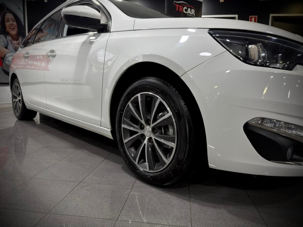 peugeot-308-sw-2015-gasolina-1199cc