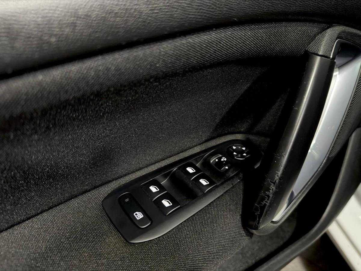 peugeot-308-sw-2015-gasolina-1199cc