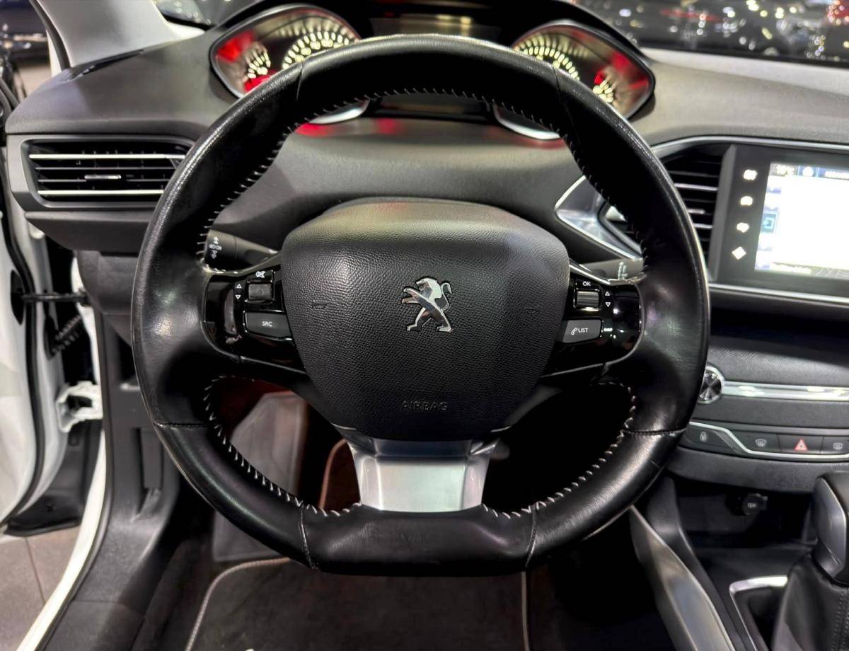 peugeot-308-sw-2015-gasolina-1199cc