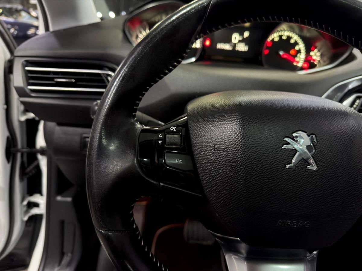 peugeot-308-sw-2015-gasolina-1199cc